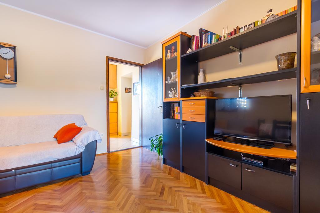 Apartment Manzoni Malinska Exterior photo