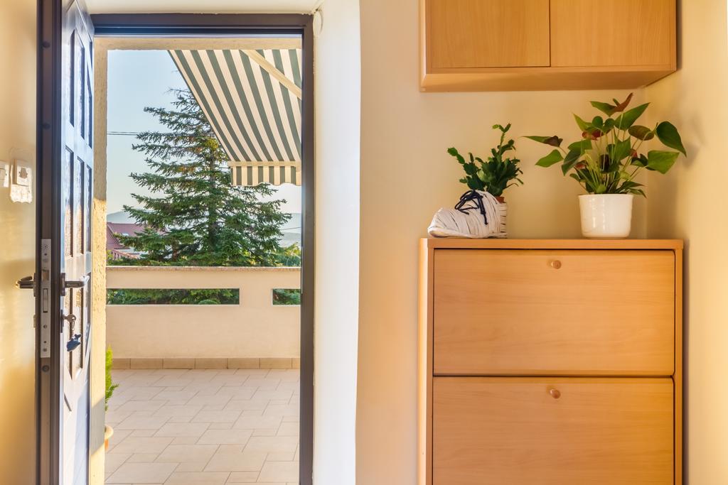 Apartment Manzoni Malinska Exterior photo